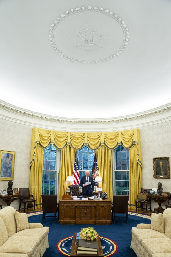 Президент США Джозеф Байден подписал рекордный оборонный бюджет.