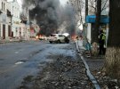 Наслідки російського обстрілу центру Херсона 24 грудня
