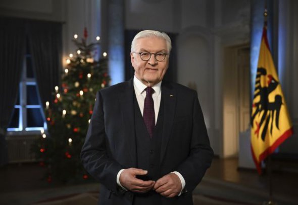 Президент Германии Франк-Вальтер Штайнмайер в своем рождественском обращении сказал, что немцы должны поддерживать тех, кто подвергается нападению