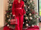 Попзірка Дженніфер Лопес показала свій різдвяний аутфіт