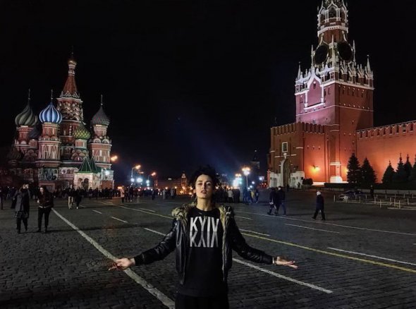 Alina Pash після 2014-го була у Москві з концертами. І навіть фотографувалася на Червоній площі у светрі з написом Kyiv