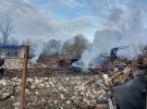 У Києві уламками збитих ракет пошкоджені  приватні будинки в Дарницькому районі