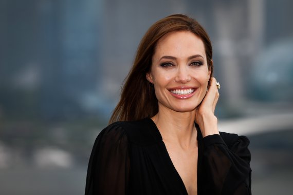 Анджелина Джоли разошлась с актером Брэдом Питтом в сентябре 2016 года.