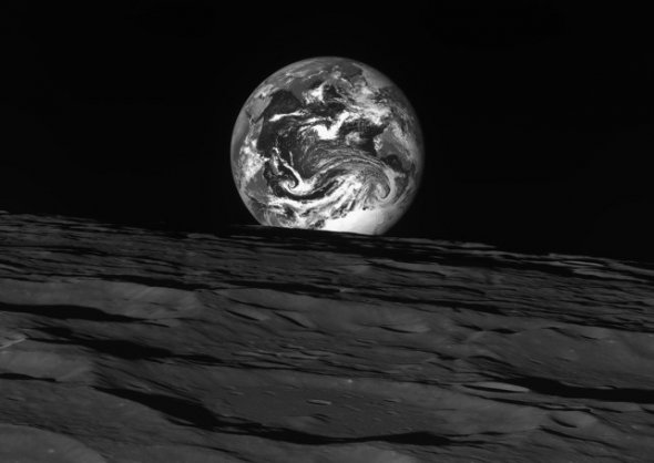 Корейский космический зонд Danuri прислал фотографии Земли и Луны