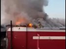 В российском Санкт-Петербурге вспыхнул масштабный пожар на тракторном заводе "Беларусь-МТЗ"