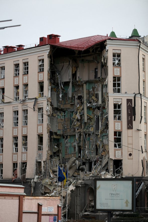 В Киеве ремонтирую последствия ударов в конце года 