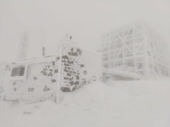 Вранці 9 січня на горі Піп Іван Чорногірський хмарно