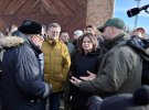 Анналена Бербок сьогодні приїхала до Харкова. По місту її супроводжували глава МЗС Дмитро Кулеба, очільник харківської ОВА Олег Синєгубов, міський голова Харкова Ігор Терехов. Гості показали, зокрема, розбомблені будинки міста