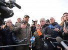 Анналена Бербок сьогодні приїхала до Харкова. По місту її супроводжували глава МЗС Дмитро Кулеба, очільник харківської ОВА Олег Синєгубов, міський голова Харкова Ігор Терехов. Гості показали, зокрема, розбомблені будинки міста
