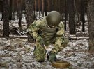 Українські сапери готують окупантам вибухові "подарунки"
