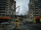 У Дніпрі триває рятувальна операція на місці ракетного удару Росії
