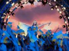 Оля Полякова сьогодні святкує 39 років. Одна з найпопулярніших співачок України завжди вирізнялася яскравими образами на сцені. Полякова має чимало шанувальників, які захоплюються не тільки її піснями, але і жіночністю та красою української співачки