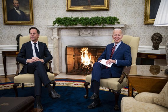 Премьер-министр Нидерландов Марк Рютте и президент США Джозеф Байден в Вашингтоне.