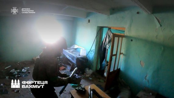 Под городом Бахмут в Донецкой области украинские пограничники уничтожили разведгруппу российских оккупантов и отбили вражеский штурм.