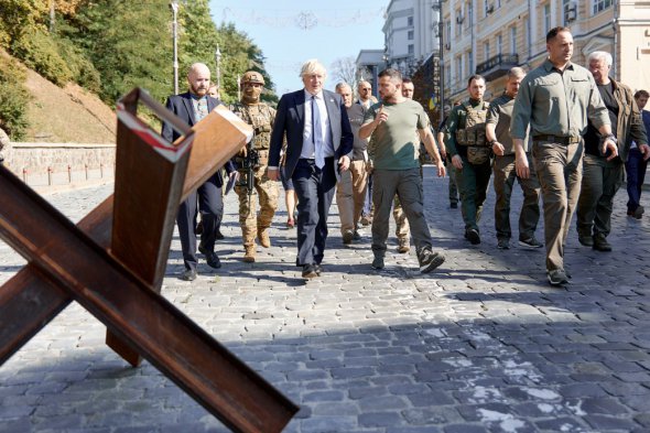 С премьер-министром Великобритании Борисом Джонсоном в Киеве в День Независимости Украины.