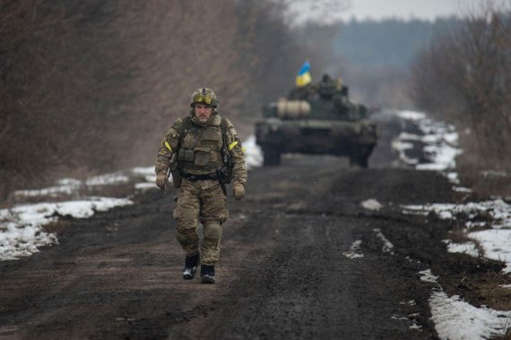 Президент показал новые фото военной Украины