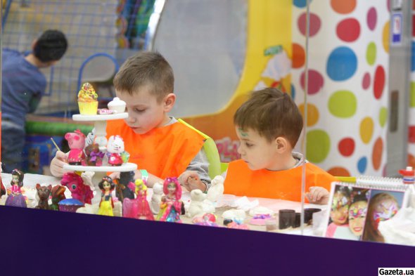 Щодня у молі працює розважальний центр для дітей. Вартість входу - 200 грн