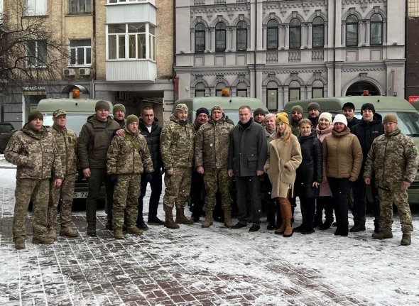 Коллектив «Киевгорстроя» передал военным частям Вооруженных сил Украины 6 бронированных автомобилей