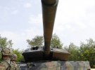 Leopard 2 – бойовий танк, створений у Німеччині. Має 120-міліметрову гладкоствольну гармату.