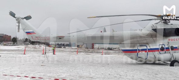В московском аэропорту "Внуково" потерпел крушение правительственный вертолет Ми-8