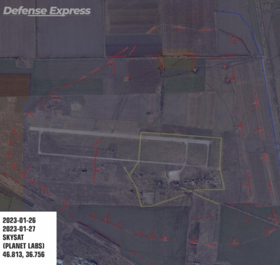 Оккупанты строят линию обороны вокруг аэродрома в Бердянске