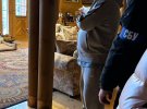 1 лютого у будинку українського олігарха Ігоря Коломойського правоохоронці проводять обшуки. Розслідування стосується махінацій по Укртатнафті та Укрнафті
