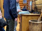 1 лютого у будинку українського олігарха Ігоря Коломойського правоохоронці проводять обшуки. Розслідування стосується махінацій по Укртатнафті та Укрнафті
