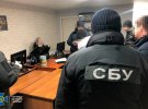 Служба безопасности Украины разоблачила руководство Сумской областной военной администрации на хищении средств, предназначенных для восстановления инфраструктуры.