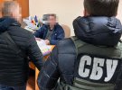 Служба безпеки України викрила керівництво Сумської обласної військової адміністрації на розкраданні коштів, призначених на відбудову інфраструктури.