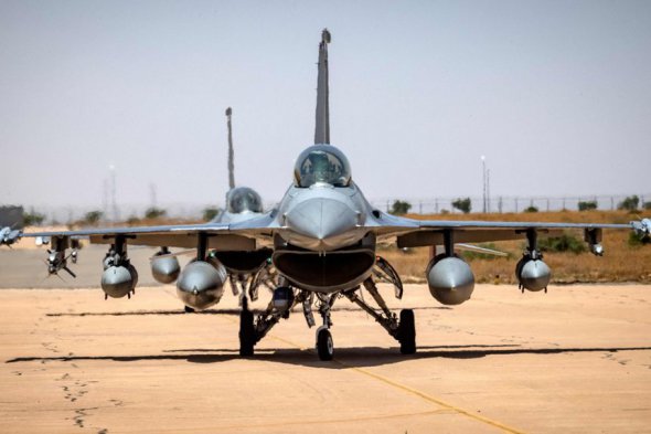Винищувачі F-16 ВПС США на авіабазі в Бен-Герір, Марокко, 14 червня 2021 року 