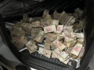 В автомобиле обнаружили 9 млн гривен купюрами по 100 гривен