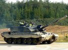 Украинские военные продолжают обучение на британских танках Challenger 2