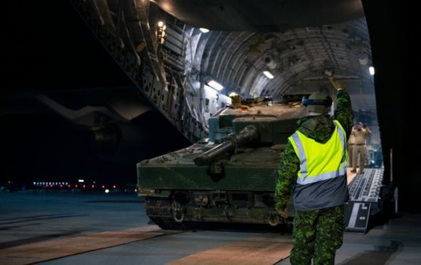 Первый Leopard 2, переданный Канадой, уже доставлен в Польшу