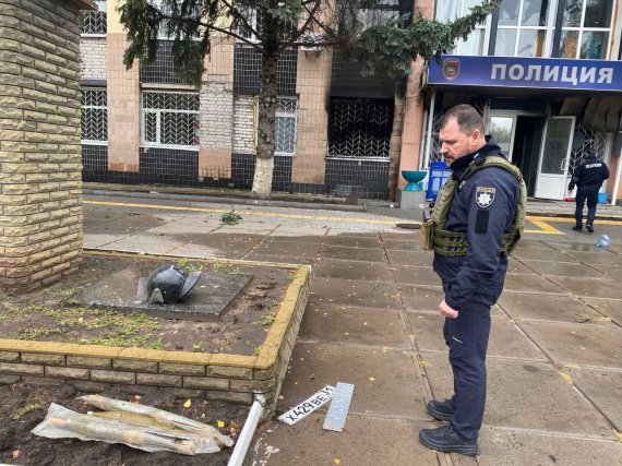 В должности руководителя Национальной полиции Игорь Клименко часто посещал украинских защитников и полицейских в передовой и прифронтовых районах.