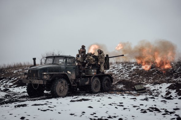 Украинские военные возле Бахмута 