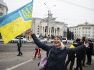 11 ноября Херсон вернулся под контроль Украины – в город вошли Вооруженные силы Украины. Все пути отступления русских оккупантов были под огневым контролем. Сине-желтый флаг установлен возле зданий ОГА и полиции