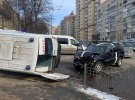 У Києві швидка потрапила в ДТП