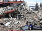 В Турции продолжаются спасательные работы после мощного землетрясения