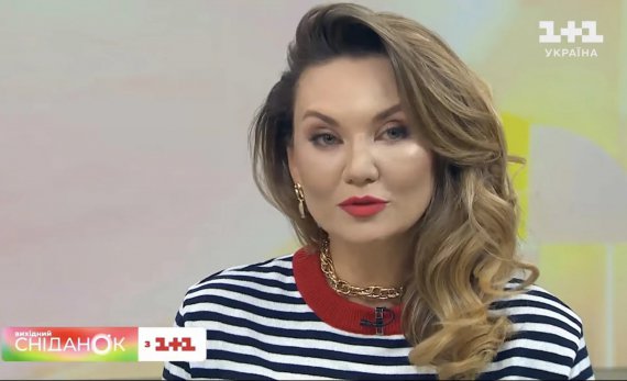 Акторка Анна Саліванчук після травми обличчя з'явилася в ефірі телеканалу.
