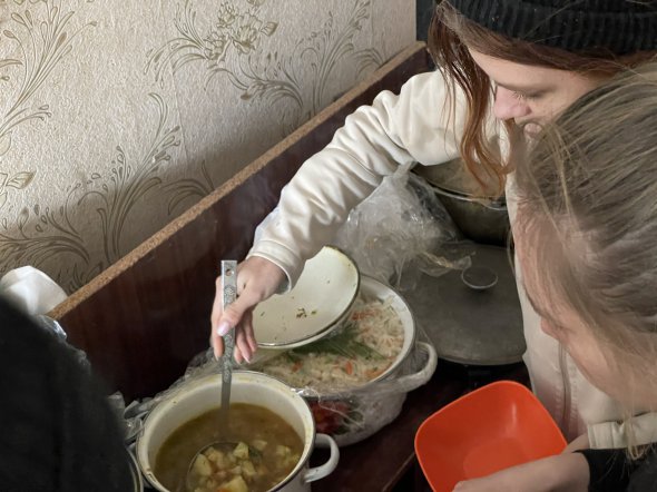 В Макарове еду для "буровцев" готовят местные предприниматели