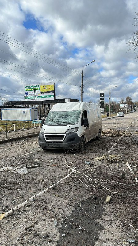 Одна из двух ракет ударила в Хмельницком возле остановки транспорта