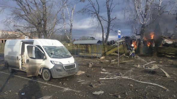 Одна з двох ракет вдарила у Хмельницькому поблизу зупинки транспорту