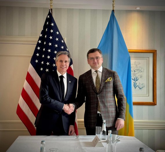Министр иностранных дел Украины Дмитрий Кулеба в течение последних суток на Мюнхенской конференции безопасности провел 15 переговоров