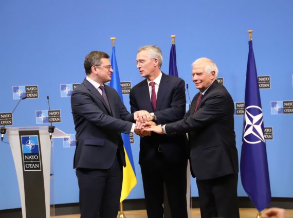 У Брюсселі відбулися перші в історії тристоронні переговори Україна-ЄС-НАТО високого рівня.