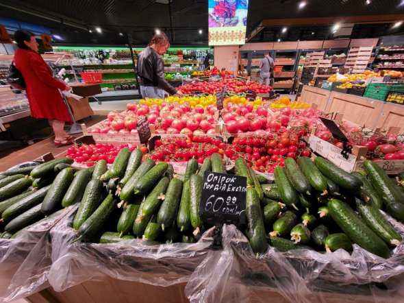 Продукты питания за год существенно подорожали. Больше всего прибавили к цене яйца, фрукты и овощи, по данным Госстата