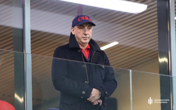 Російський олігарх Євгеній Гінер є власником банку Pinbank, повідомляють "Схеми".