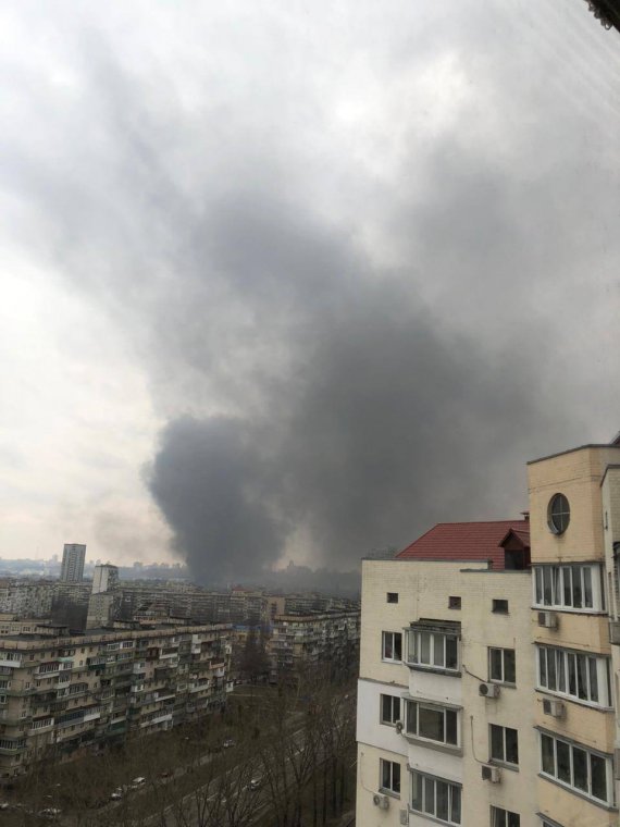 В Подольском районе Киева большой пожар
