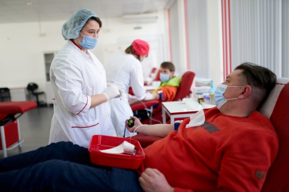 2 березня в Києві офіційно відкрили перший в Україні банк довгострокового зберігання крові