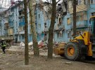 У ніч на 2 березня російські терористи вдарили по мирних кварталах Запоріжжя.