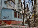 У ніч на 2 березня російські терористи вдарили по мирних кварталах Запоріжжя.